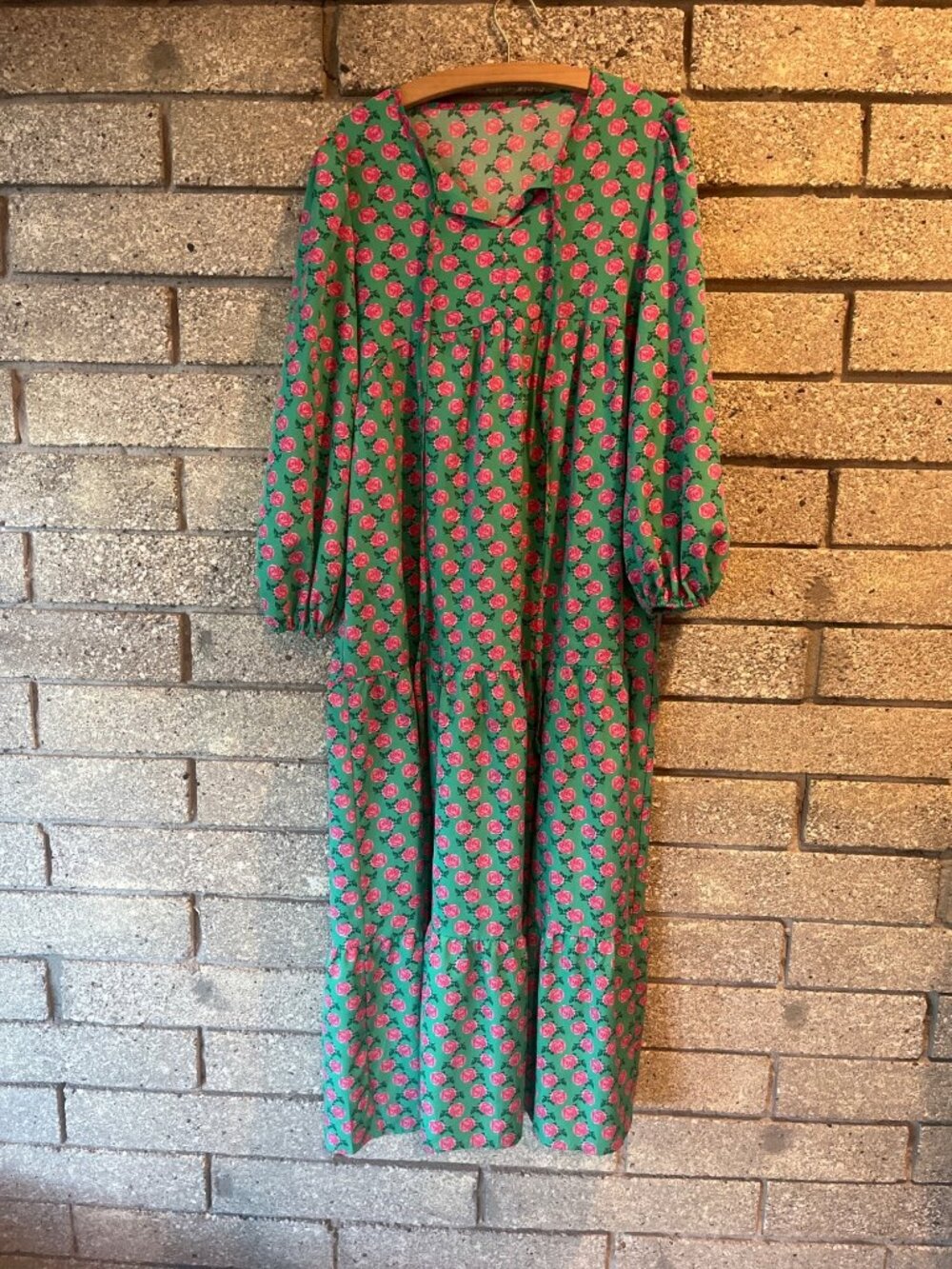 Vintage-Style Green Floral Maxi Dress With Pink Roses Long Sleeves Elastic Cuffs
